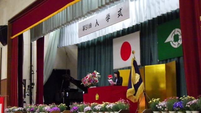 鎌ケ谷市長の芝田様より御祝辞を頂きました。